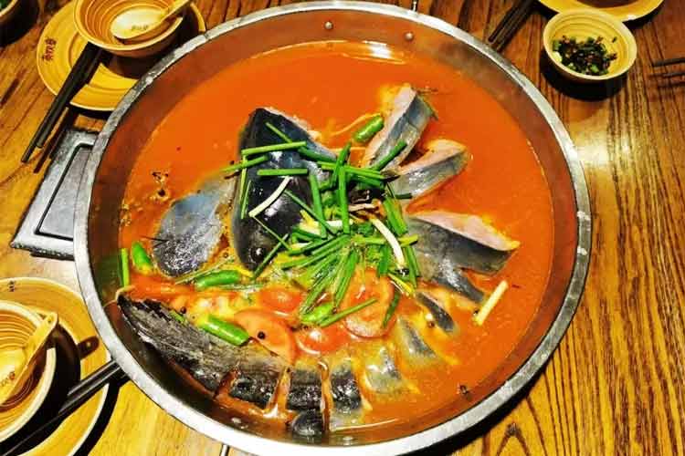 貴安馬場鎮酸湯魚